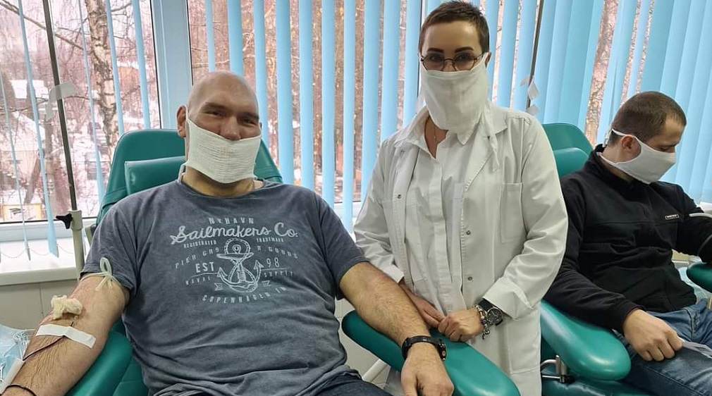 Николай Валуев в Брянске сдал кровь для ковид-больных