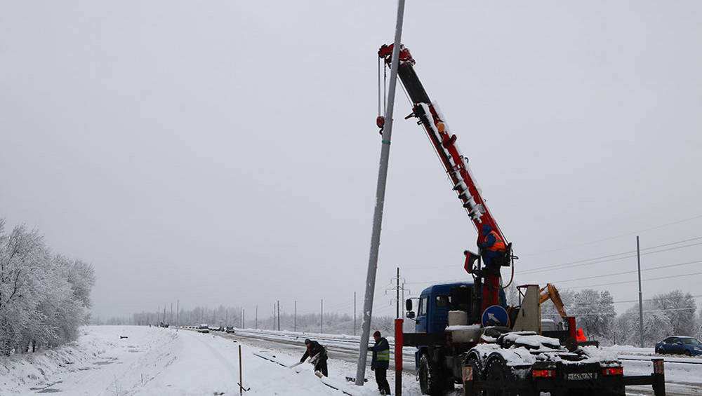 Начали ставить опоры наружного освещения на дороге Брянск-I – Брянск-II