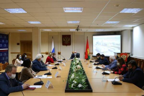 В Брянске обсудили идею строительства завода медицинского стекла