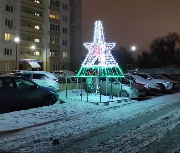 В Брянске появилась мини-версия Кургана Бессмертия во дворе многоэтажки