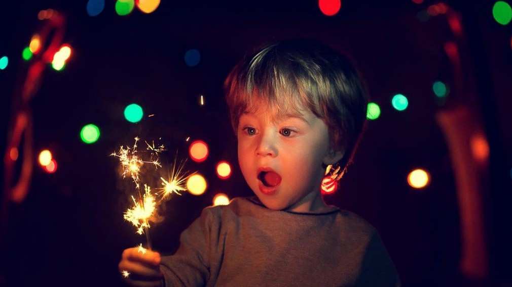 В Брянской области из-за коронавируса строго запрещены новогодние массовые мероприятия