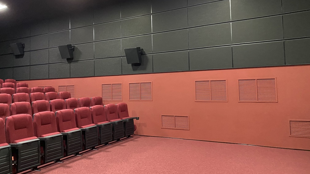 В брянском Новозыбкове откроют обновленный кинотеатр «Октябрь»