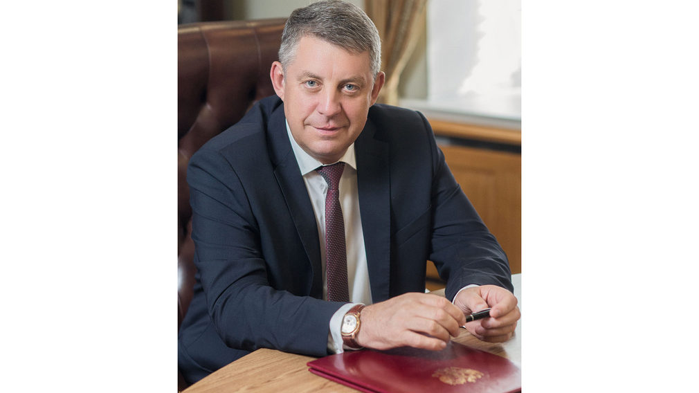 Александр Богомаз поздравил с праздником брянских волонтёров