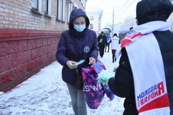 Волонтерская акция по бесплатной раздаче масок стартовала в Брянске