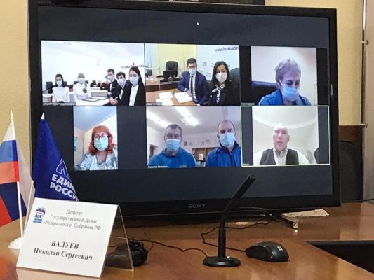 Николай Валуев провёл дистанционный приём граждан Брянского и Почепского районов