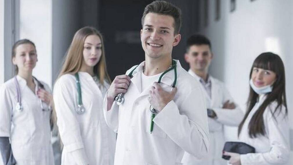 Более 90 врачей приехали в 2020 году в Брянскую область