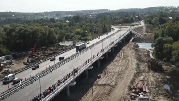 В телесюжете о совещании Путина показали новый Литейный мост в Брянске