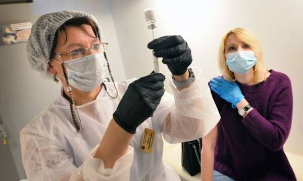 Жители Брянщины могут привиться от ковида на рабочем месте