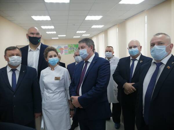 Брянский губернатор посетил обновленный корпус горполиклиники № 1