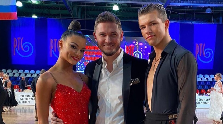 Брянские танцоры заняли весь пьедестал на чемпионате «Crystal Ball 2021»