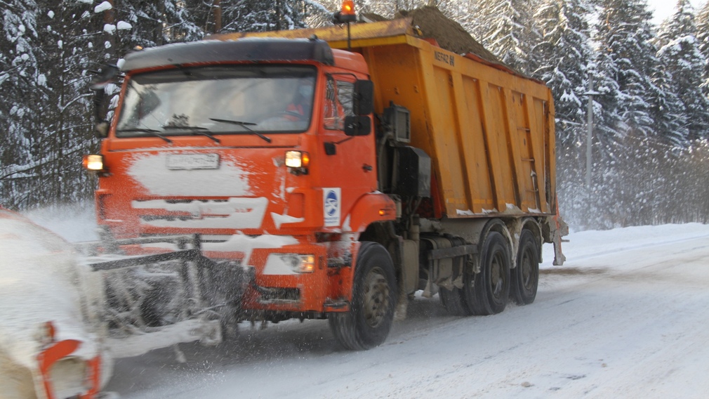 В Брянской области от снега расчищено более 7199 км дорог