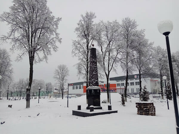 В Жуковском сквере Памяти и Славы установлена стела героям-землякам