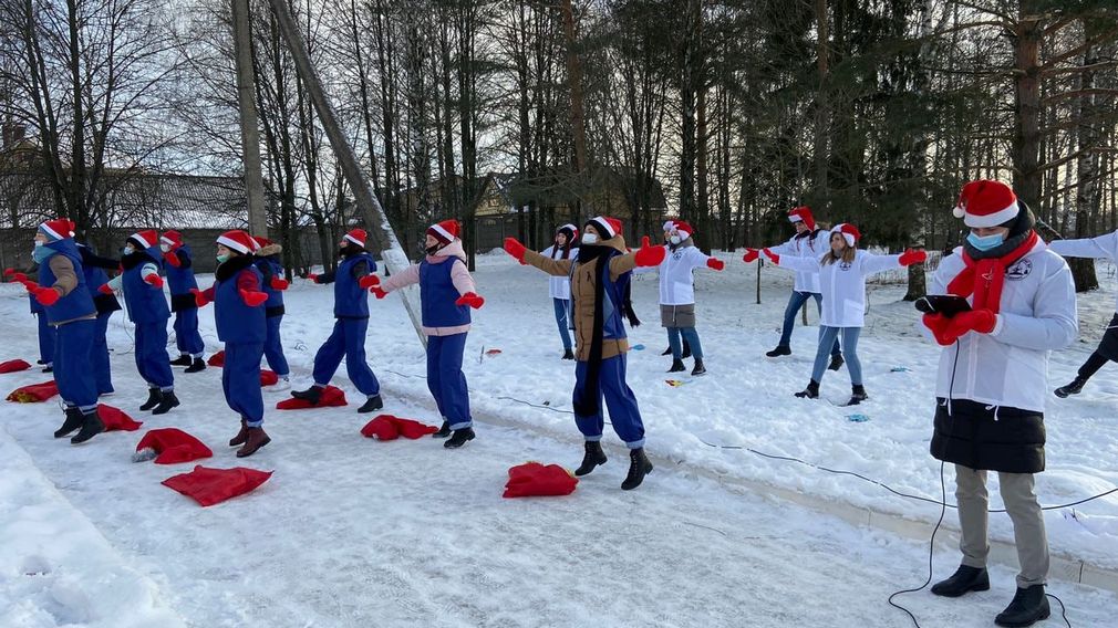 Воспитанников Супоневского интерната поздравили брянские добровольцы отряда «Новое поколение»