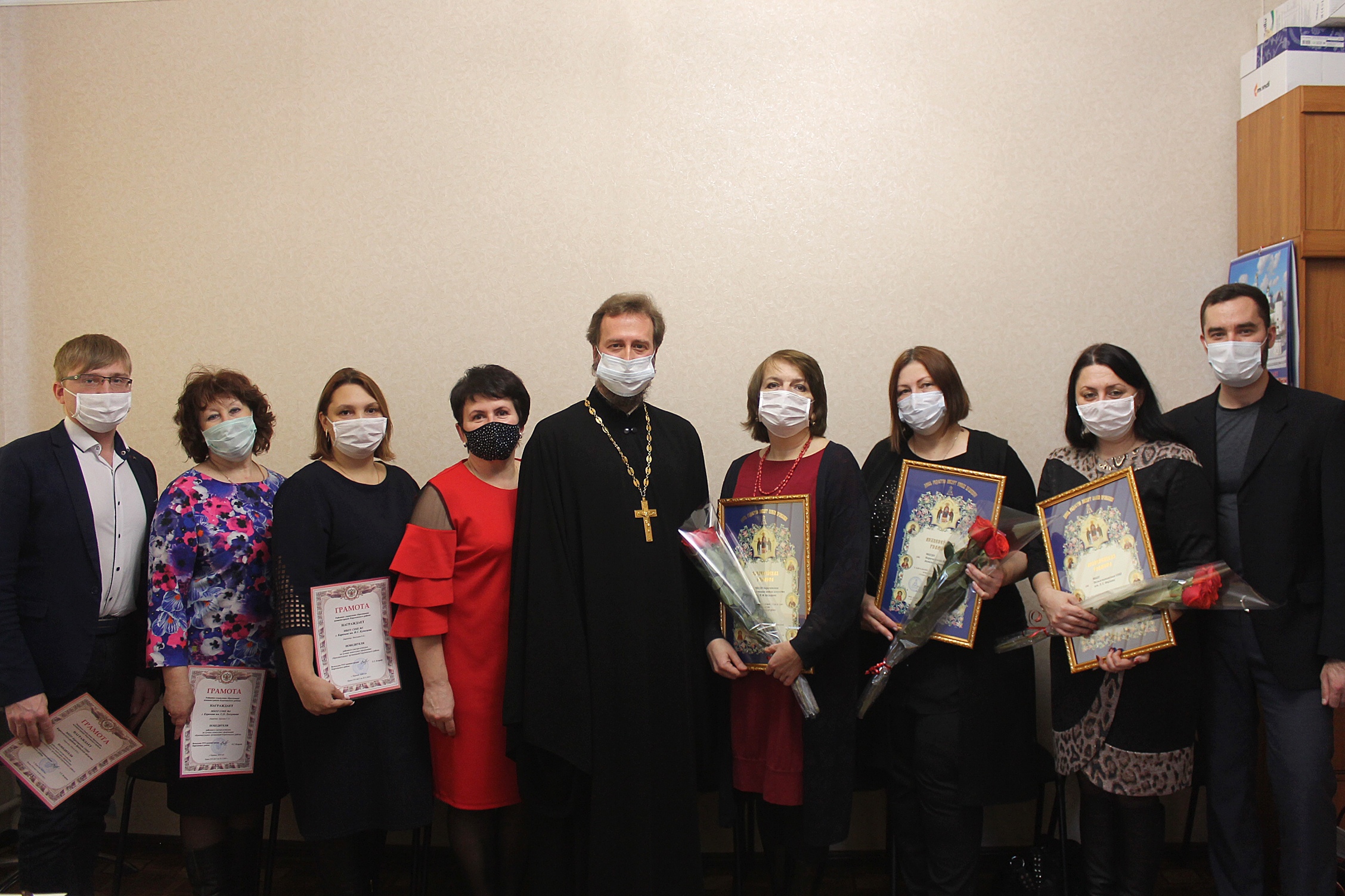 В управлении образования Карачевского района состоялось вручение Архиерейских грамот