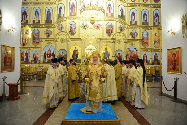 Благочинный Карачевского церковного округа сослужил Правящему Архиерею в праздник Собора Пресвятой Богородицы