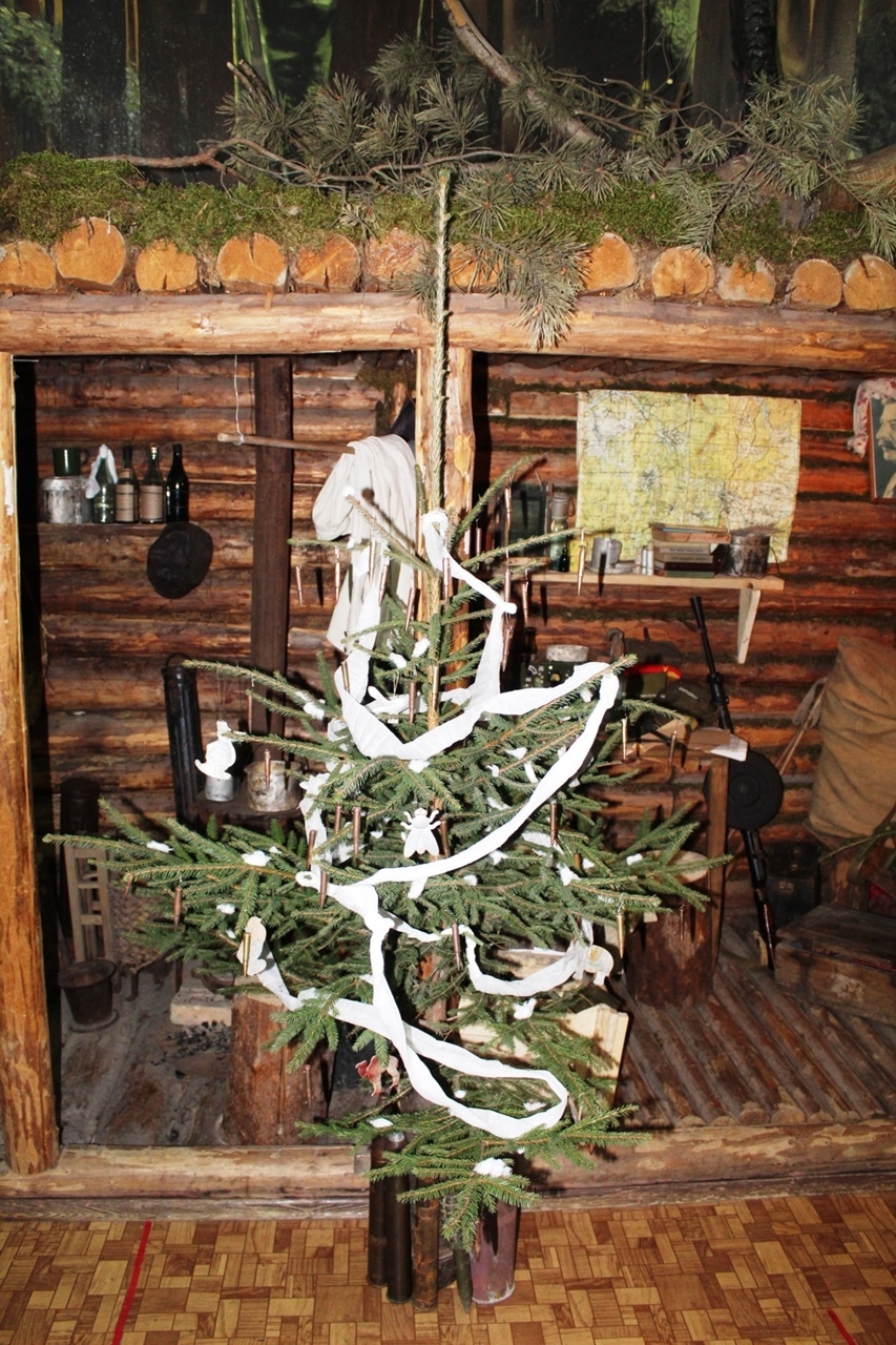 В краеведческом музее брянского города Дятьково установили интересную ёлку