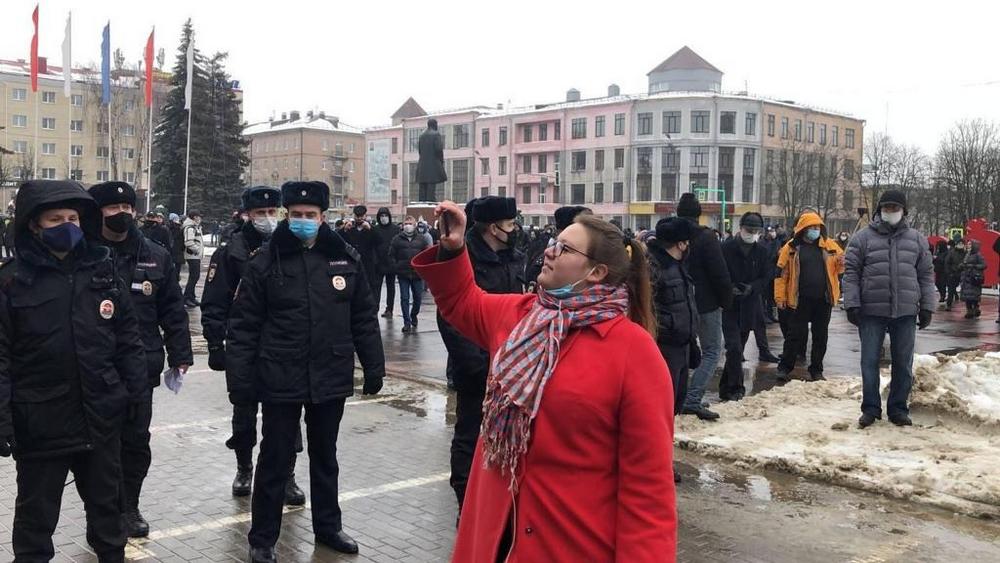 Среди брянских «навальнюков» оказались воровка, наркоманы и торговка дипломами