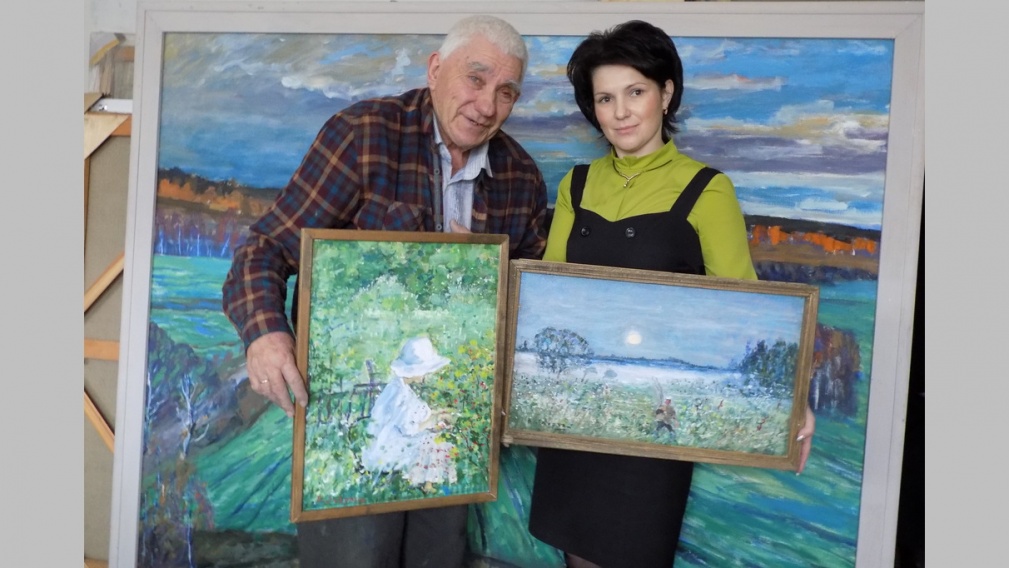 Заслуженный художник России передал свои картины Брянщине