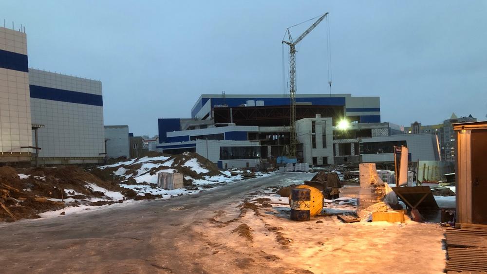 В Брянске новогодние каникулы не помешали строительству Дворца единоборств.