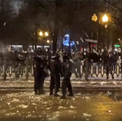 Митинги сторонников Навального захлебнулись в собственных провокациях