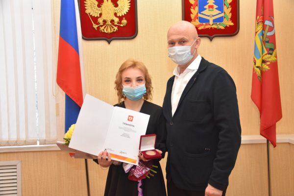 В Брянске наградили волонтеров