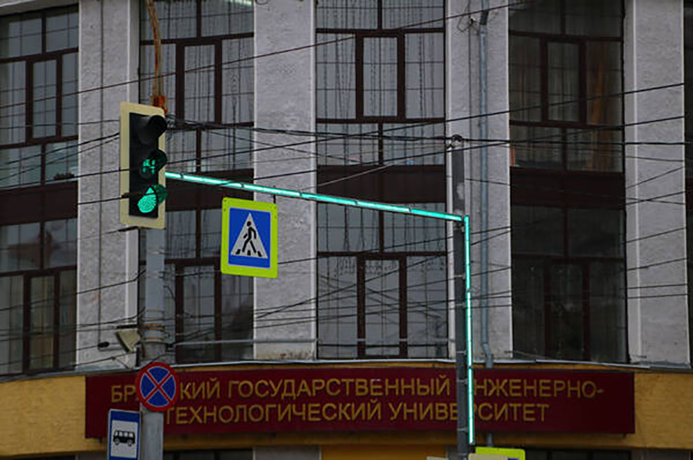 Еще в 4 местах Брянска установят светофоры со светящимися стойками