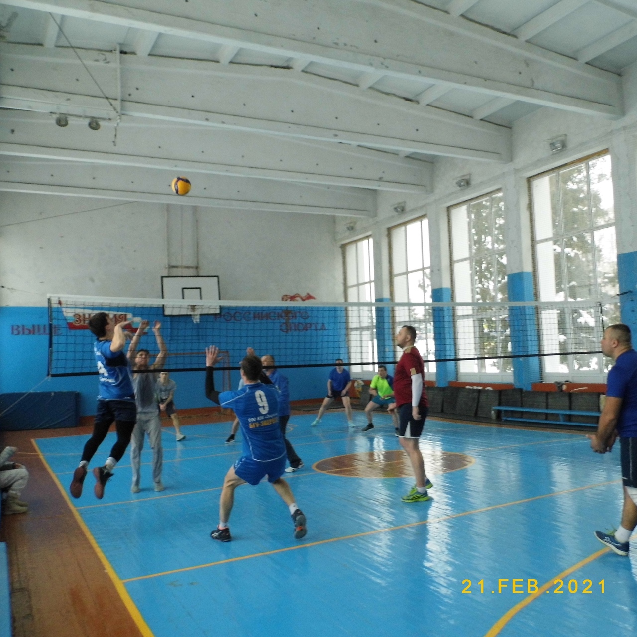 В Карачеве прошла встреча по волейболу