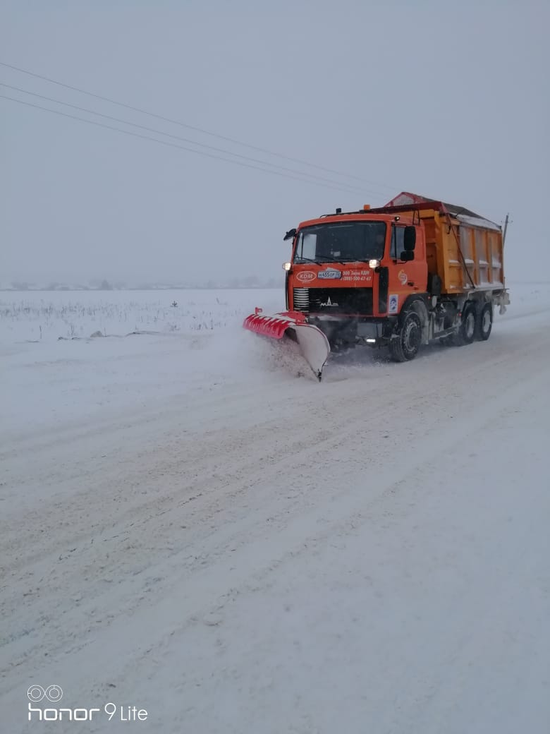 Карачевцы активно вышли на борьбу со снежной стихией