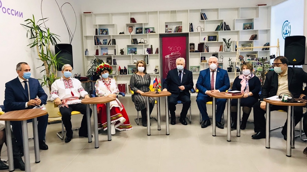 Брянцев награждают за вклад в укрепление дружбы между Россией и Белоруссией