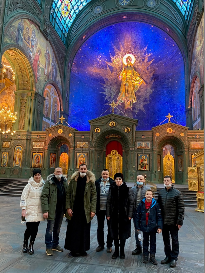 Офицеры войсковой части Карачева посетили Главный храм Вооруженных Сил России