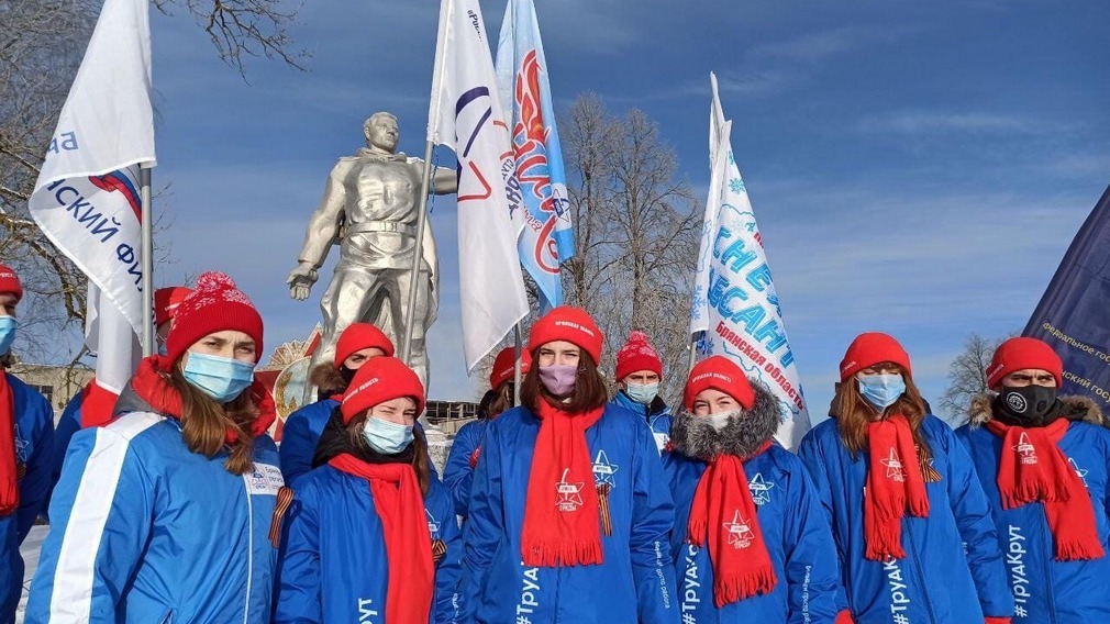 Добровольцы дятьковского поселка Ивот провели  акцию «Твой подвиг бессмертен»