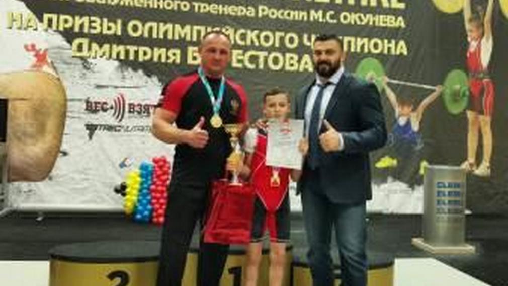 Победителем турнира по тяжелой атлетике стал спортсмен из Брянской области