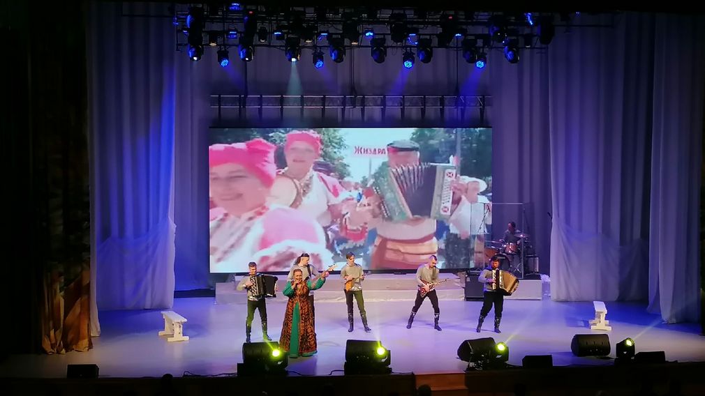 В брянской филармонии  праздничные концерты проходят