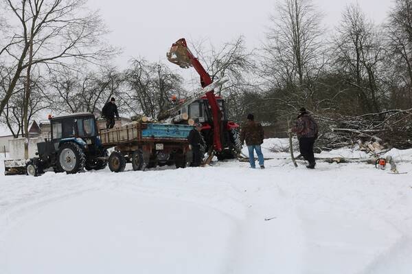 В Красной горе Брянской области идет благоустройство центрального парка
