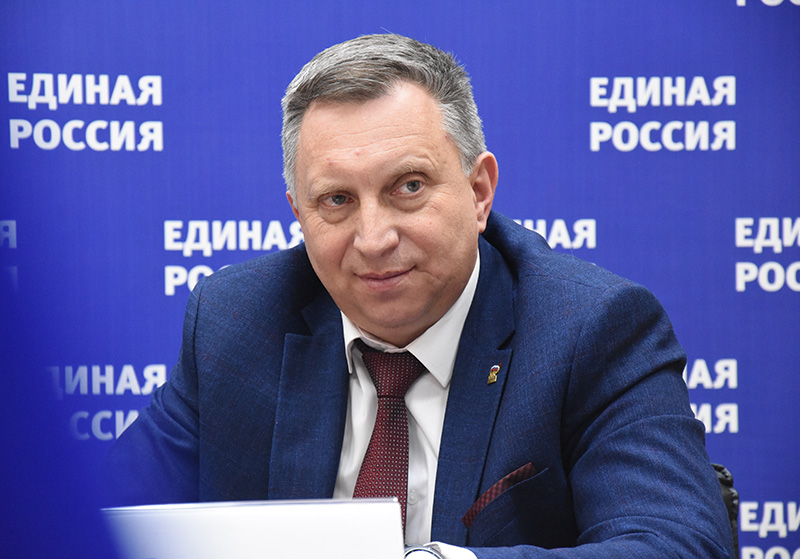 Андрей Сотников: «Единая Россия» примет закон, запрещающий высаживать детей из общественного транспорта