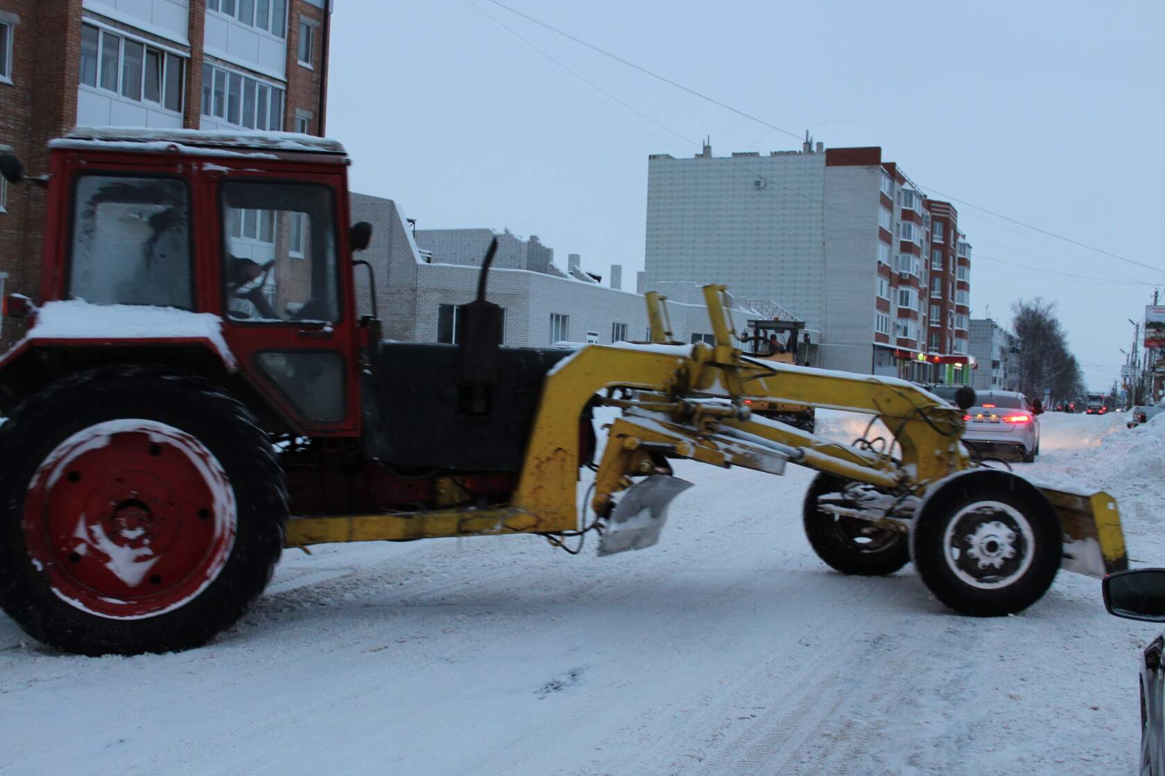 В Карачевском районе активно ликвидируют последствия снегопада