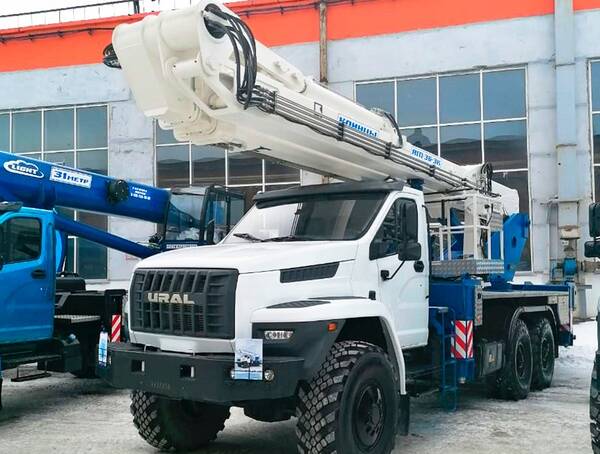 Клинцовский автокрановый завод показал новые модели