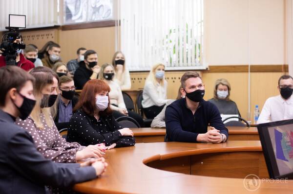 Брянский губернатор раскрыл студентам секрет успеха