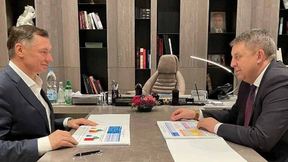 Обсудил с брянским губернатором реализацию нацпроектов вице-премьер Хуснуллин