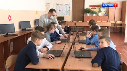 В брянский Карачев прибыл мобильный технопарк «Кванториум»