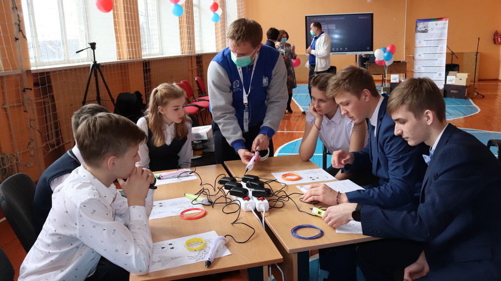 В севской школе мобильный технопарк «Кванториум» открыли