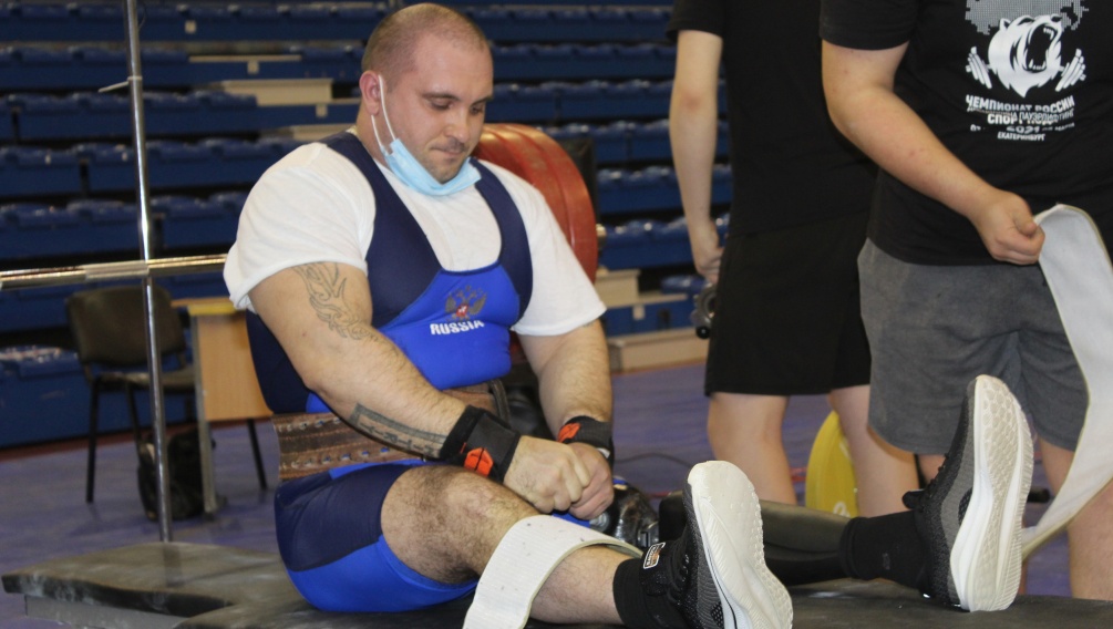 Брянский пауэрлифтер Дмитрий Апанасевич занял второе место на Чемпионате России