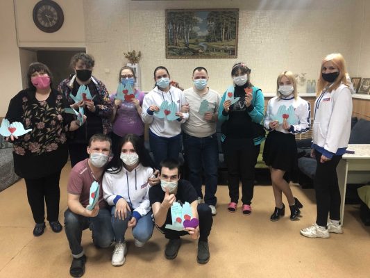 Капельки счастья своими руками создали брянские дети