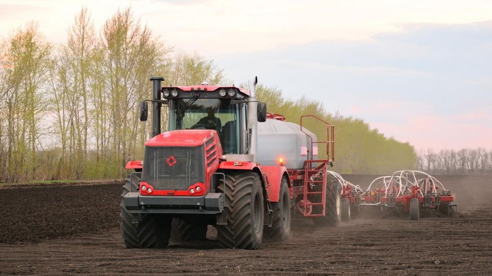 Аграрии 20 районов Брянской области начали сев яровых