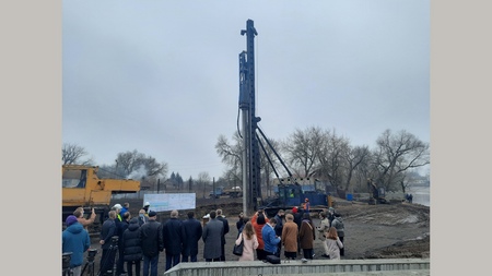 В Брянске прошла церемония забивки первой сваи нового моста
