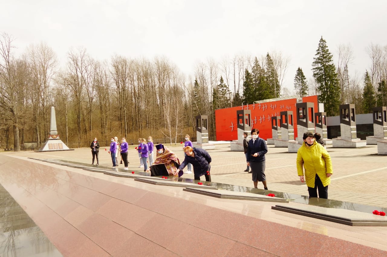 На мемориальном комплексе «Хацунь» совершена заупокойная лития о жертвах фашизма