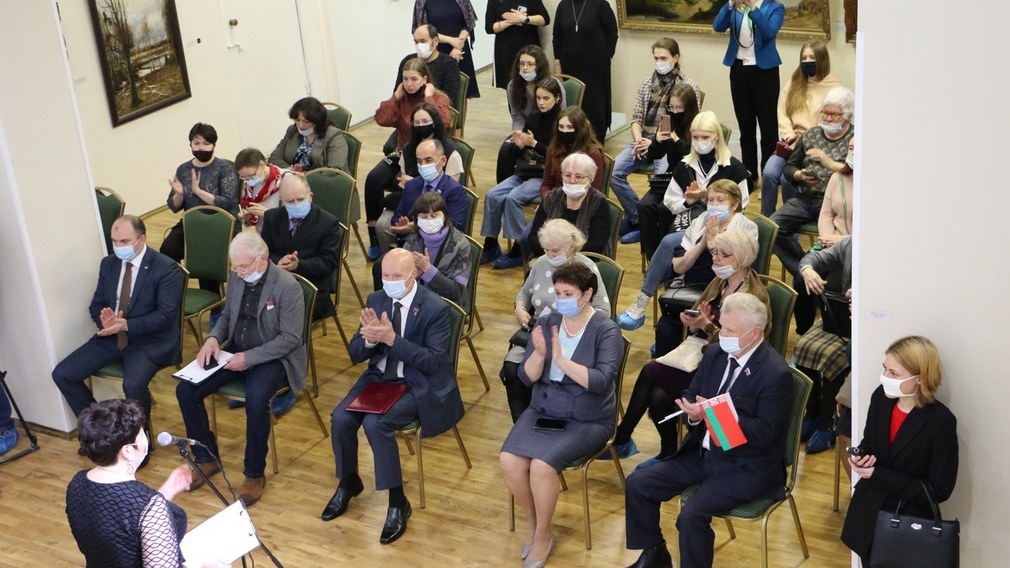 В Брянском музейно-выставочном центре прошла выставка картин Гавриила Ващенко