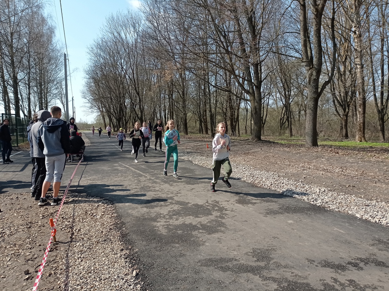 В Карачеве прошел весенний кросс среди учащихся школ