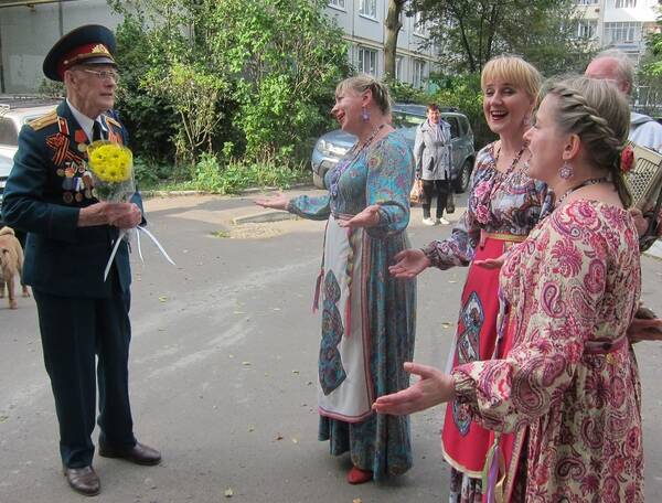 Для брянских ветеранов пройдут концерты во дворах в День Победы