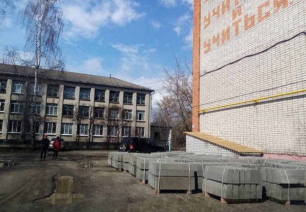 В брянской Жуковке началось благоустройство дворовых территорий